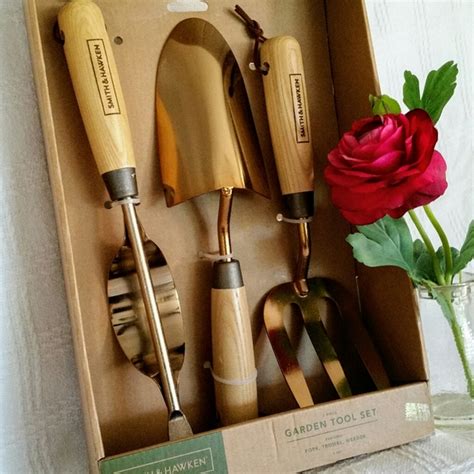 .smith & hawken to get ideas for your home remodeling, garden or outdoors project. Smith & Hawken Other | Smith Hawken Garden Tool Set | Poshmark