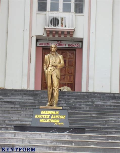 Atatürk heykeline saldırdılar macaristan'ın başkenti budapeşte'de bulunan atatürk anıtına saldırı düzenlendi. SİVİL KIYAFETLİ MODEL ATATÜRK HEYKELİ - KENTFORM-Heykel ...