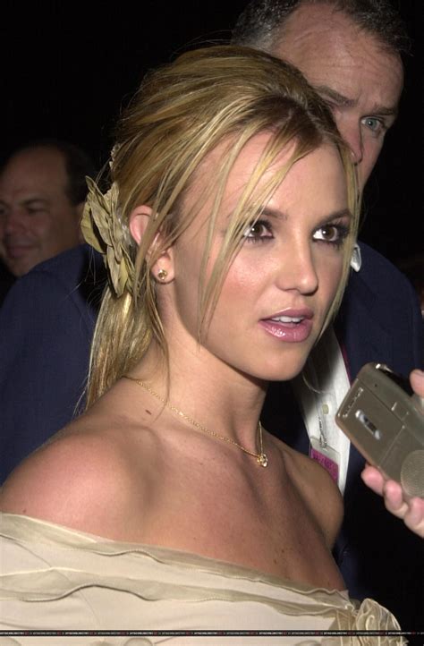 I did it again из ее второго студийного альбома, выпущенного в марте 2000 года. Бритни Спирс - Britney Spears фото №128549