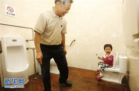 Falls du dir jemals fragen wie «welches toilettenpapier löst sich schnell auf?» gestellt hast und wissen möchtest, wie man eine outdoor toilette selber bauen kann, dann bist du hier genau richtig. Reise - german.china.org.cn - Shanghai verbessert seine ...