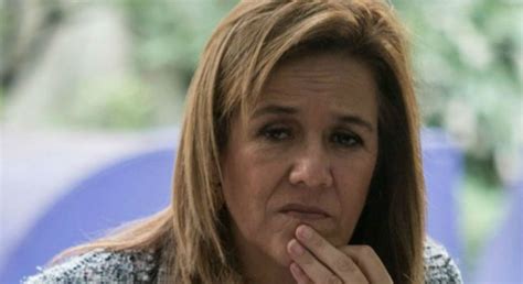 Margarita zavala rechazó que pueda tomar la ruta electoral independiente, al asegurar que su único escenario es ser la abanderada presidencial del pan en 2018. Margarita Zavala renuncia como candidata a la Presidencia ...