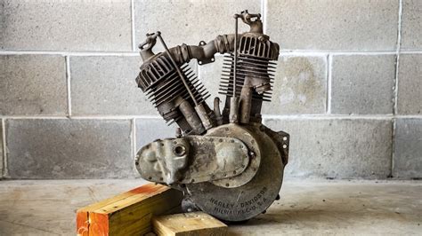 Harley engines are actually rather primitive when compared to other makes. 1919 Harley-Davidson L Model V-Twin Engine | H23 | Las ...