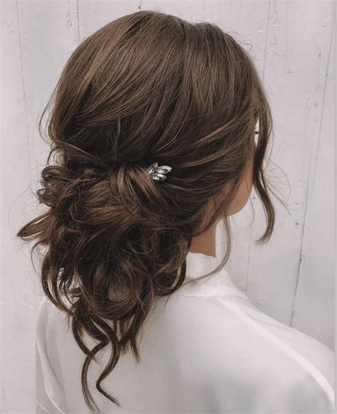 It is a look that works with or without a fringe. Loose Updo | Messy hairstyles, Low bun wedding hair, Loose ...