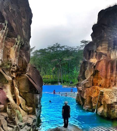 Pengunjung akan merasakan sensasinya berendam dalam air panas dan menikmati keindahan danau. Lokasi dan Harga Tiket Masuk Reco Kembar Cowek Pasuruan ...