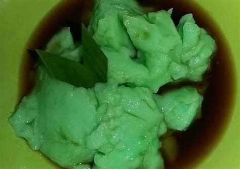 Campurkan 250 ml santan dengan tepung beras, aduk hingga rata dan pindahkan ke wadah yang berbeda. Resep Bubur Sumsum Tanpa Santan