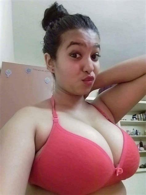 Desi sözcüğünün toplamda 2 anlamı bulundu. Gand ki chudai or randi ki moti gand - Desi Bhabhi