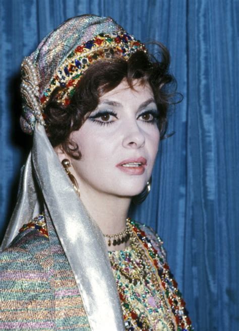 Pagina dedicata alla attrice e diva italiana più bella di tutte gina lollobrigida. Gina Lollobrigida