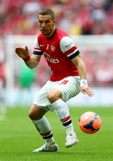 News von und mit lukas podolski. Lukas Podolski Photos Photos - Arsenal v Hull City - FA ...