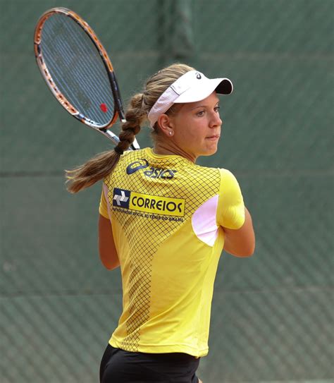 Laura pigossi herrmann de andrade (born 2 august 1994 in são paulo) is a brazilian tennis player. Laura Pigossi: Fevereiro 2013