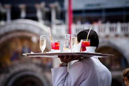 El Mesero Hd Como Pedir Un Vino Sin Ser Incongruente No Esperes Mas Y Postulate Ahora Staciex Tomake