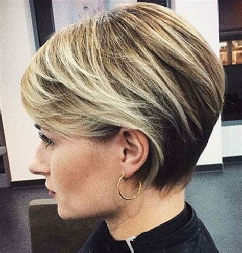 Choosing the right hairstyle is important !! 43+ Short Layered Haircut For Older Ladies, Great Style!