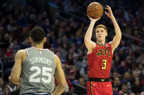 Kevin huerter signed a 4 year / $11,902,517 contract with the atlanta hawks, including $11,902,517 guaranteed, and an annual average salary of $2,975,629. Kevin Huerter, spécialiste des tirs du parking | Basket USA