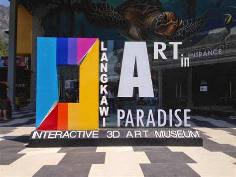 If you don't want to wait around in line, book the express lane tickets. LANGKAWI PERMATA KEDAH: 3D Art Museum Langkawi