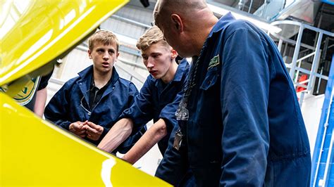 Find out what works well at kirklees college from the people who know best. Motor Vehicle - Kirklees College