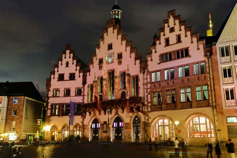 Umgeben von der messe, der frankfurter universität und der frankfurt · 68 m² · 2 zimmer · 1 bad · wohnung · garten · neubau · terrasse. Wohnen, Leben, Nachbarschaft, Lifestyle, Altstadt ...