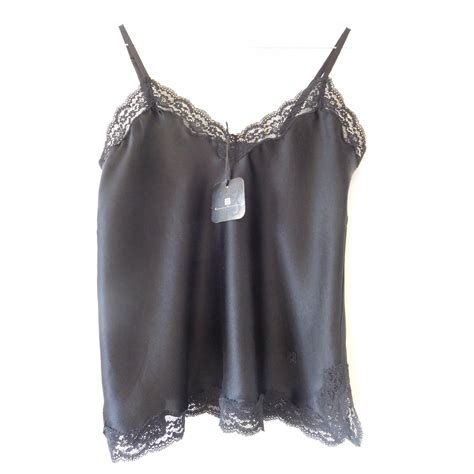 Petit haut en soie naturelle. Lingerie Vannina Vesperini haut en soie noire et dentelle ...