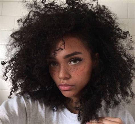 Fashion inspiration fashion ootdshare ootd cute tumblr girl tumblr girls girls curly hair hairstyle long hair chanel followers follow 1,337 notes aug 29th, 2016 curly hair on Tumblr