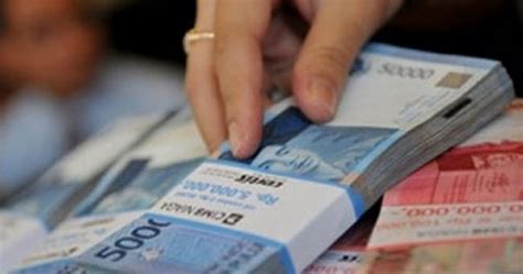 Pria tersebut kemudian membuat 100 lembar uang kertas dan akan 'meminjamkan' kepada penduduk disana untuk digunakan ketika bertransaksi. Bagaimana Hukum Bekerja di Bank, Meskipun Tahu Akan Selalu ...