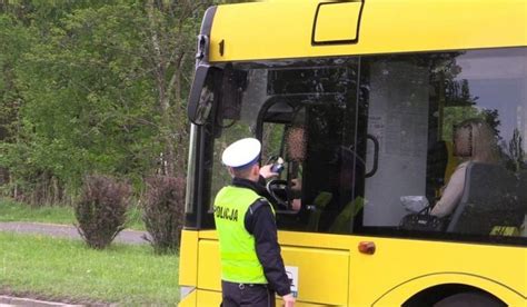 W ciągu doby strażacy interweniowali kilkadziesiąt razy Ruda Śląska: Kierowca autobusu miał prawie 3 promile ...