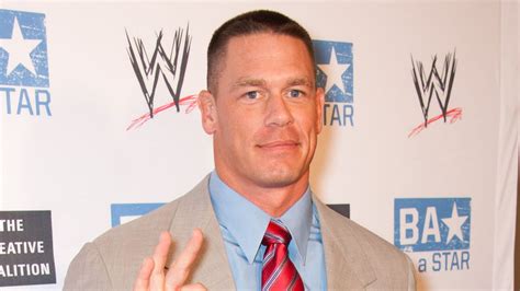 Außerhalb des rings ist er als. John Cena verrät es: RAW wird drei Stunden lang ...