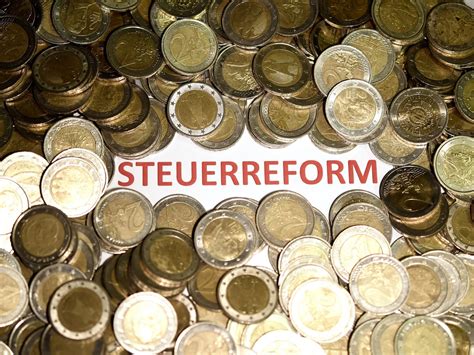 Der spitzensteuersatz von 42% findet im steuerjahr 2019 anwendung für einkommen ab 55.961 euro. höchststeuersatz - Germany News Collections