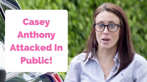 Twierdziła, że prowadziła poszukiwania córki. Casey Anthony Attacked In Public Five Years After ...