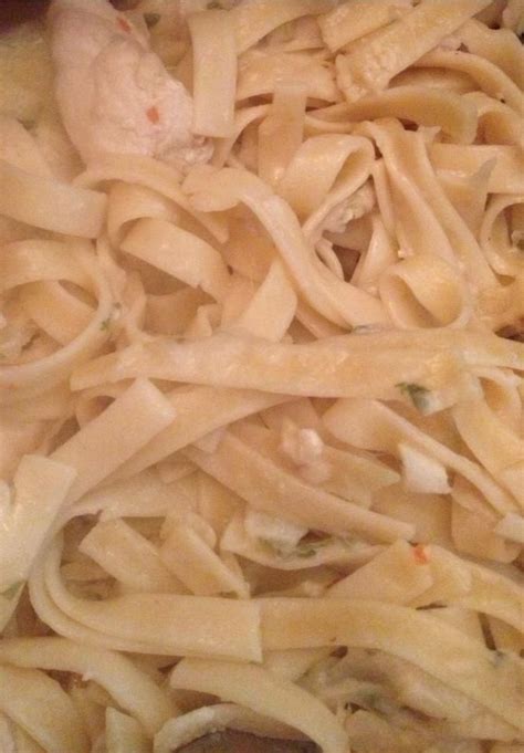 I generally make chicken noodle soup using broth and leftover roasted chicken, but i find that i run out of chicken broth frequently around here. Olive Garden Chicken Noodle Alfredo . | Food, Noodles ...
