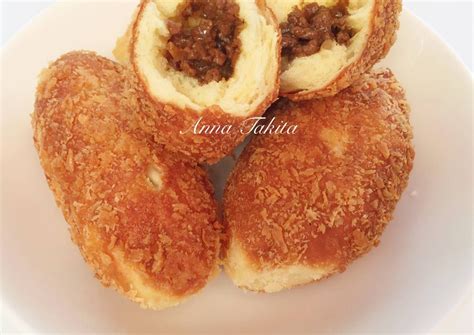 250 gram daging ayam 50 gram daging udang 3 sdm tepung tapioka 1 sdm. Resep Roti Goreng Isi Daging oleh Anna Takita | Resep di 2020 | Rotis, Resep roti, Daging sapi ...