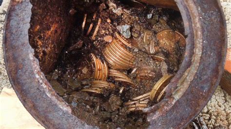 A man found a gold mine in his backyard (image: $10M Calif. Gold Coin Hoard Found in Yard May Have Been ...