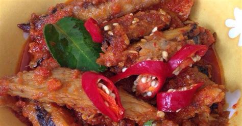 Dendeng, ayam, telur, dan ikan adalah bahan makanan yang khusus ikan, jenis ikan yang berdaging tebal dan padat lebih cocok untuk dibuat balado, seperti ikan. Resep Pindang Tongkol Balado oleh Dee's Kitchen - Cookpad