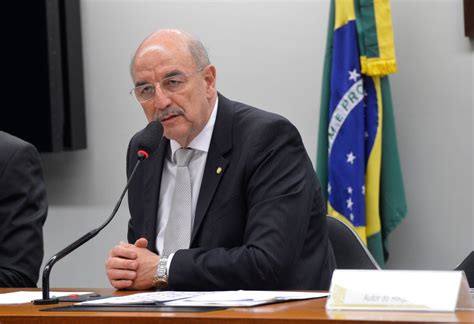 Exerce o sexto mandato de deputado federal pelo rio grande do sul. Ministro Osmar Terra critica mudança em benefícios sociais ...