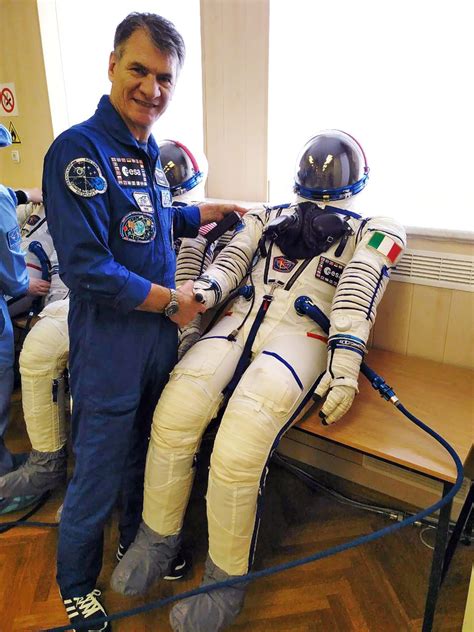 This is the second death the astronaut has to grief about in space. Spazio, missione VITA: Paolo Nespoli pronto al lancio ...