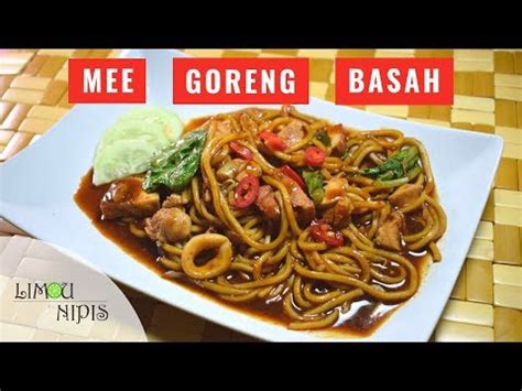It is made with thin yellow noodles stir fried in cooking oil with garlic, onion or shallots, fried prawn, chicken. Cara Buat Resepi Mee Goreng Basah Simple Dan Sedap ...