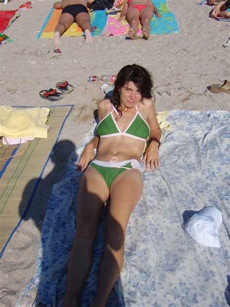 18 photos of girls celebrating no bra day. Amateurs with cameltoe in panties