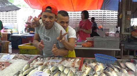 Faça sua escolha entre diversas cenas semelhantes. A Mart Kempas , Johor Bahru - YouTube