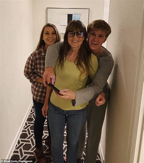 Congratulations to bindi irwin and chandler powell! Bindi Irwin shares sweet selfie with mother Terri and brother Robert | Daily Mail Online