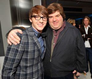 Schneider was born into a family with three older sisters in memphis, tennessee on january 14th, 1966. Dan Schneider Biography - Affair, Married, Wife, Ethnicity ...