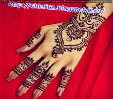 Cara membuat gambar henna bisa kamu praktikkan sendiri dengan mengikuti tutorial di internet. Konsep Gambar Henna Simple Telapak Tangan, Gambar Henna