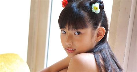 In japan, a junior idol (ジュニアアイドル), alternatively chidol (チャイドル chaidoru) or low teen (ローティーン rōtīn), is primarily defined as a child or early teenager pursuing a career as a photographic model (this includes both gravure and av). Junior Idol Moecco Ami Youtube www galleryhip com The Hippest Pics