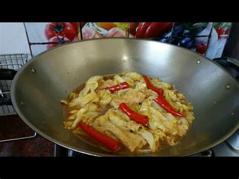 Tidak sekadar mengolah, karena pengolahan yang salah juga akan membuat rasa nikmatnya hilang. Cara masak sayur kol/kubis kulit tahu kering kecap Taiwan ...