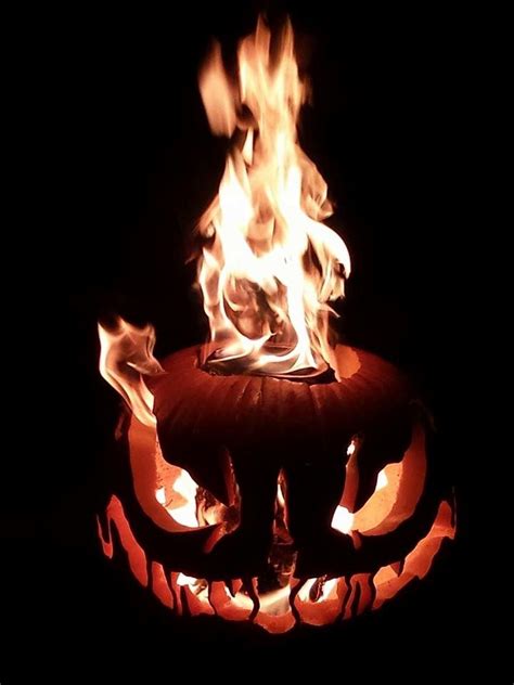 I used a little bit of balsamic vinegar at the end to make things more dramatic. Pin by Ashley Crawford on Fall | Pumpkin carving ...