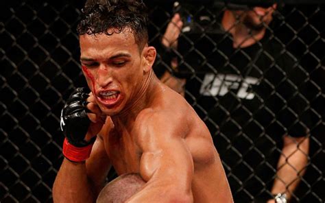 Charles oliveira da silva (born october 17, 1989) is a brazilian professional mixed martial artist. Чарльз Оливейра — Уилл Брукс 8.04.2017: прогноз на бой UFC 210