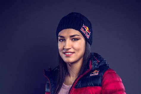 Si cele mai bune romance joaca afara. Cristina Neagu: Handball - Red Bull Athlete Profile