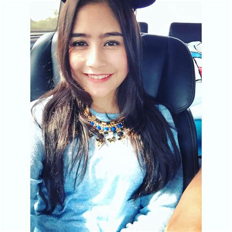 This entry was posted in foto prilly. 21 Foto Selfie dan Seluruh Badan Prilly Latuconsina ...