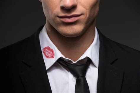 Minggu, 28 februari 2021 20:56. Ask Erin: Should I Tell My Husband's Boss That He Is ...