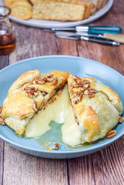 Arrange a rack in the middle of the oven and heat the oven to 400°f. More ooze for the baked brie in puff pastry | Appetizer ...