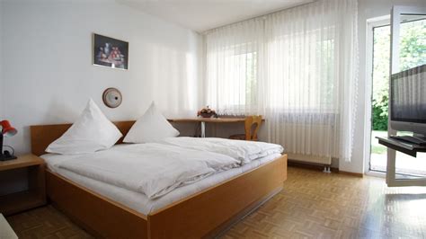 The location has also been carefully considered. Pension Haus Sonne in Erlangen, Monteurzimmer in Erlangen ...