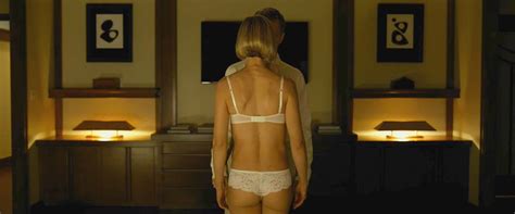 Welcome to the official facebook fan page for rosamund pike. Rosamund Pike Nude Sexy Pics, Sex Scenes & Bio! - All ...