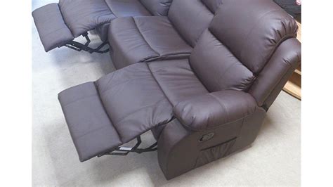 Für ein 3er sofa benötigst du natürlich ein wenig mehr stellfläche. Sofa RAX 3-Sitzer Polstercouch in braun mit Relaxfunktion