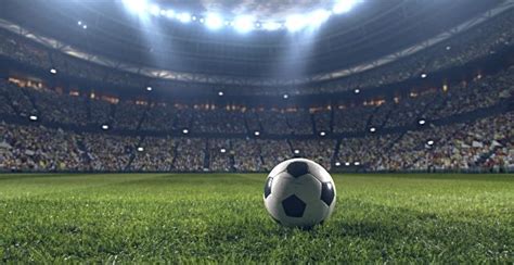 Un meci amical (cunoscut și sub denumirele de meci demonstrativ sau meci de pregătire) este un eveniment sportiv a cărui rețetă financiară și impactul asupra clasării echipei este zero sau foarte redus. Analiza unui meci de fotbal. Pariuri la fotbal ...